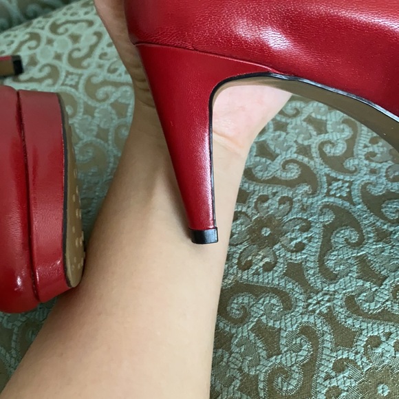 Easy spirit red heels 8.5 - Picture 6 of 6